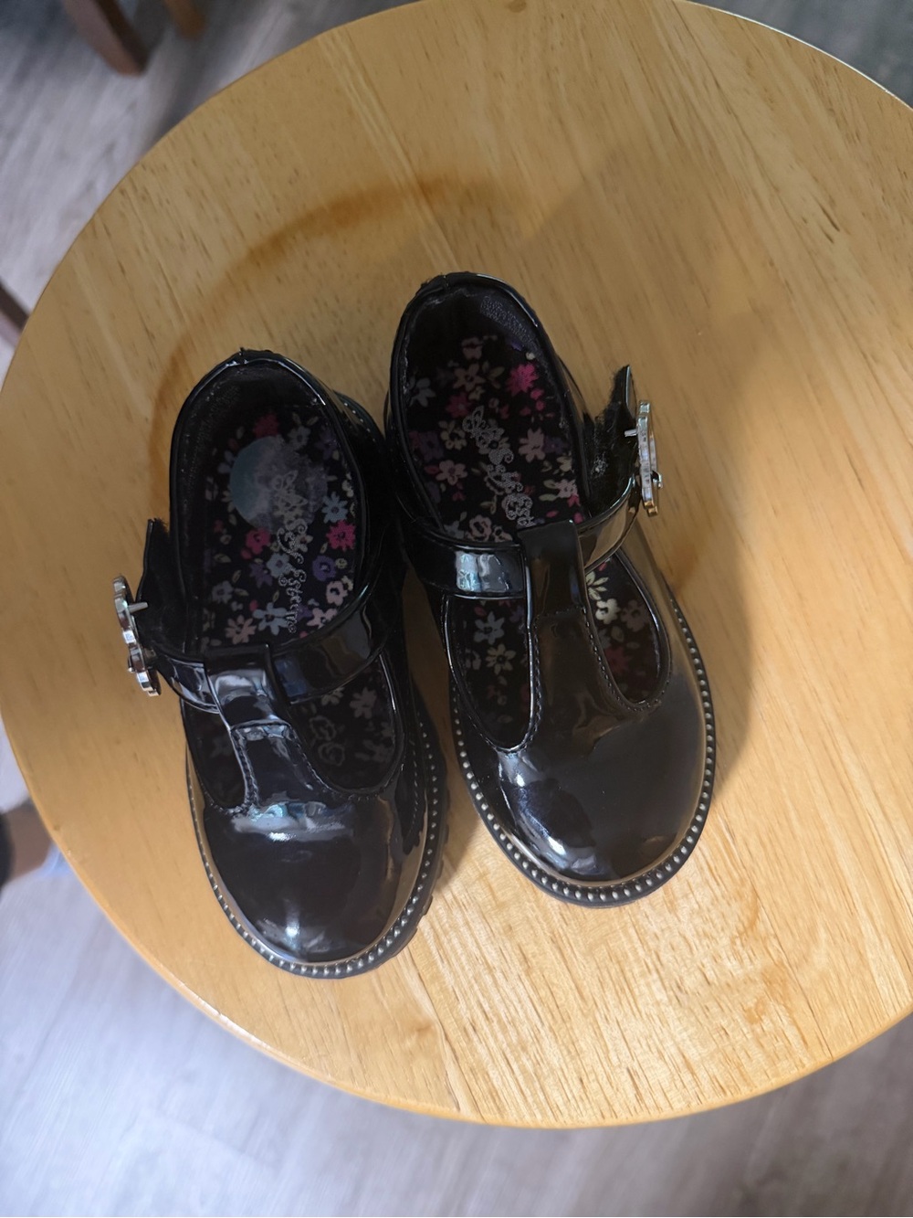 Girls Black Patent Mary Jane Dress Shoes - Picture 3 of 3